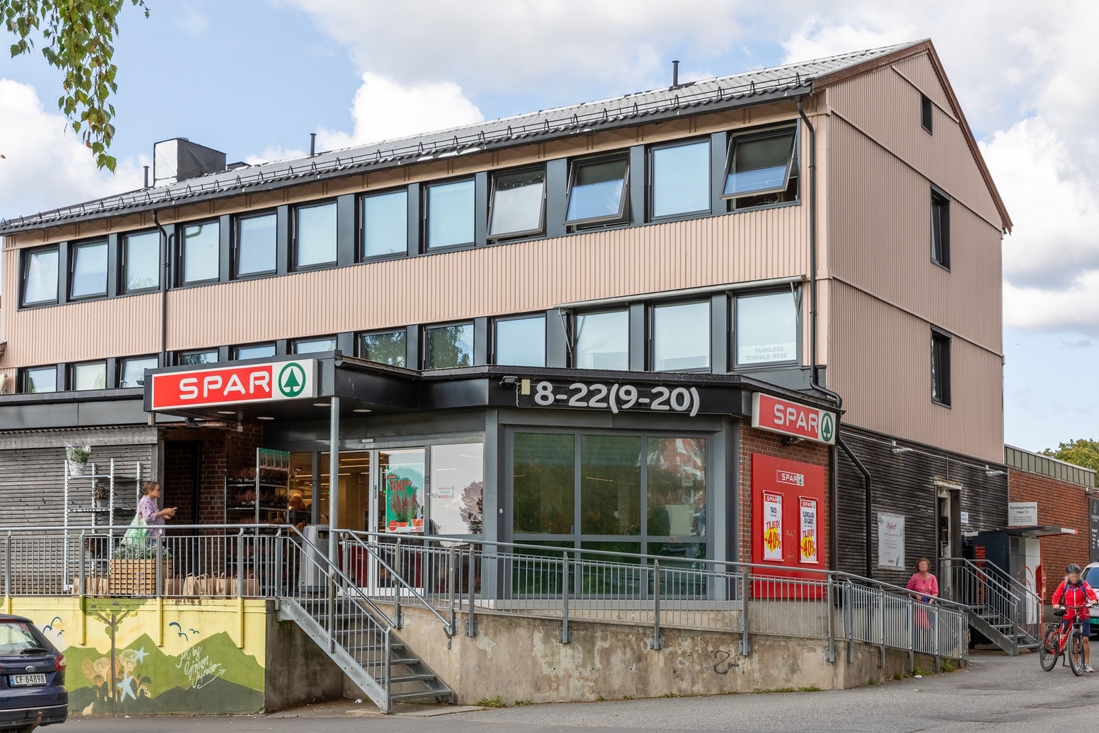 Dagligvarer kan enkelt handles inn på Spar ved Myrerjordet som ligger innenfor gangavstand fra boligen Galleribilde