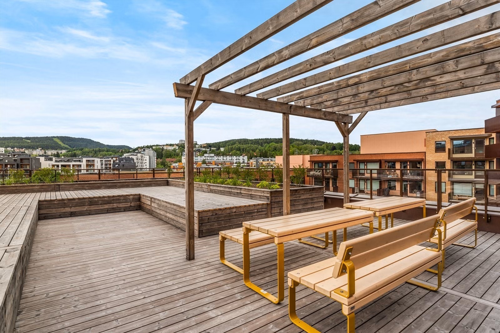 Sameiet har tre felles takterrasser, henholdsvis i oppgang G, K og J. Galleribilde