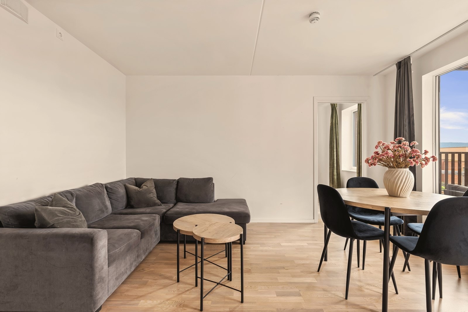 God plass til både sitte og spisegruppe. Galleribilde