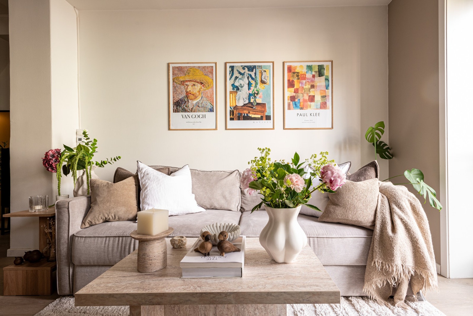 Her har du en lun og flott sone for sofa. Galleribilde