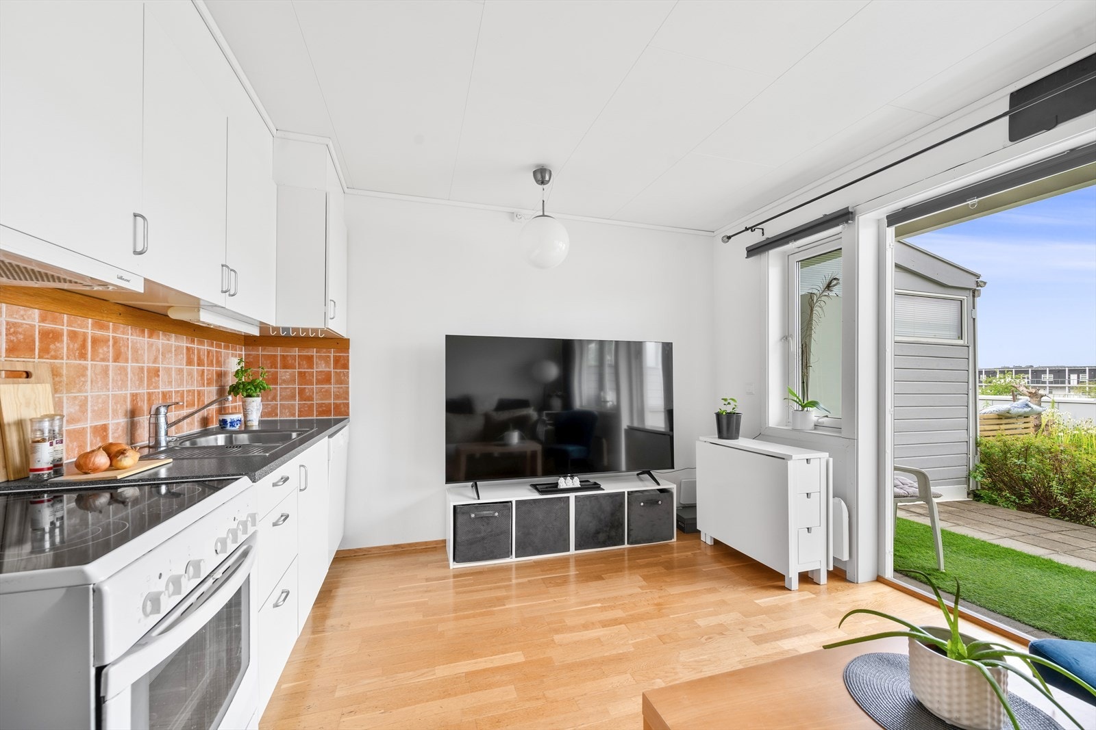Åpen kjøkken og stue løsning. Galleribilde