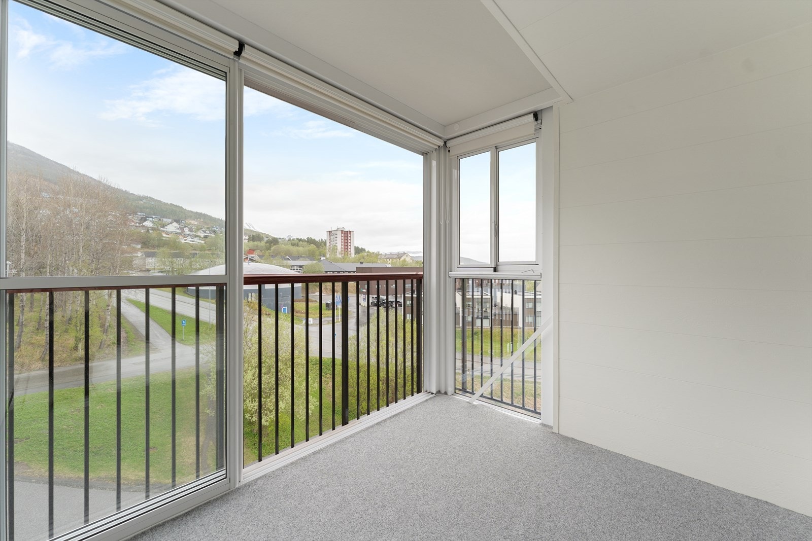 Innglasset balkong Galleribilde