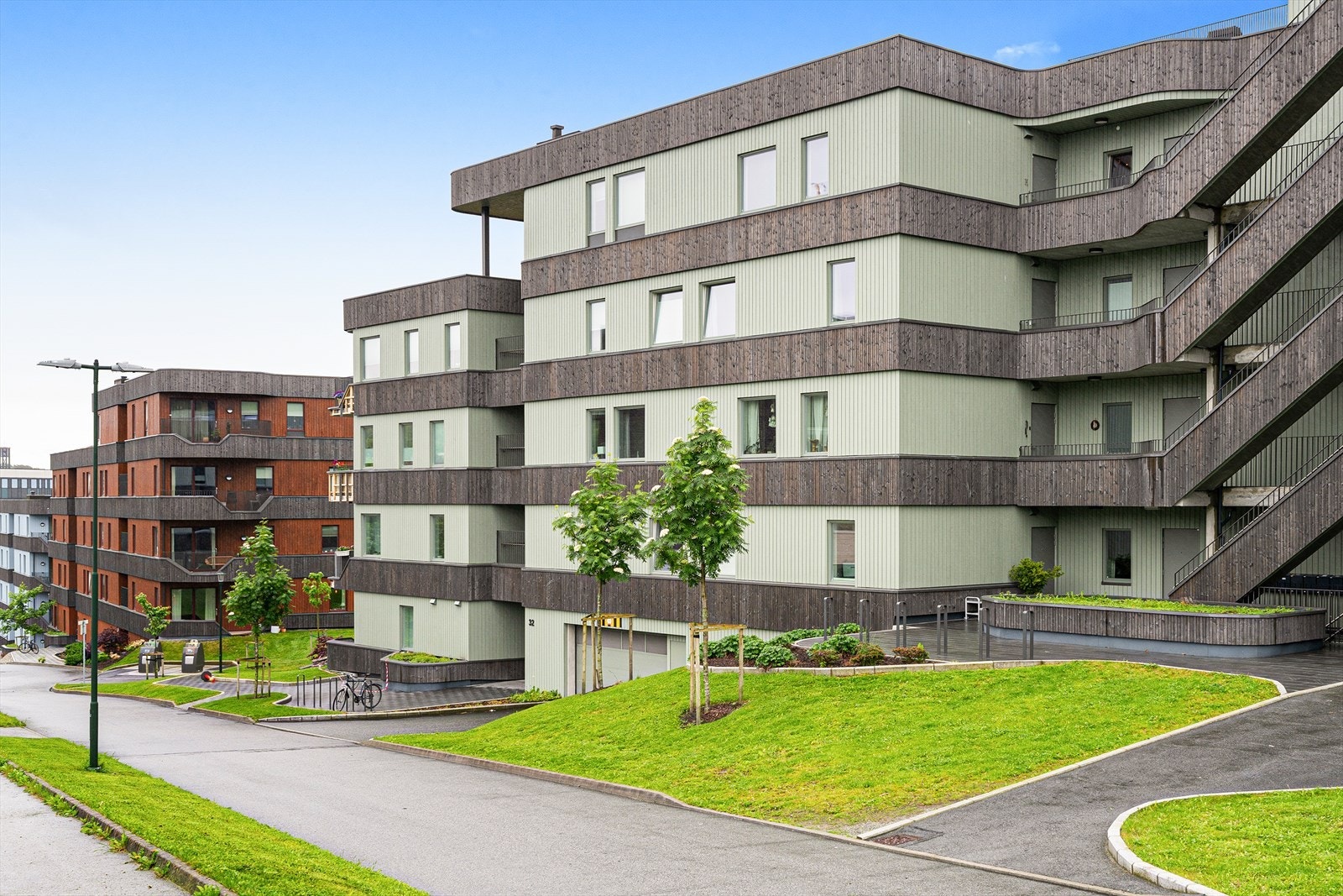 - Moderne bebyggelse med gjennomført arkitektur, velholdte fellesarealer og et attraktivt bomiljø - Galleribilde