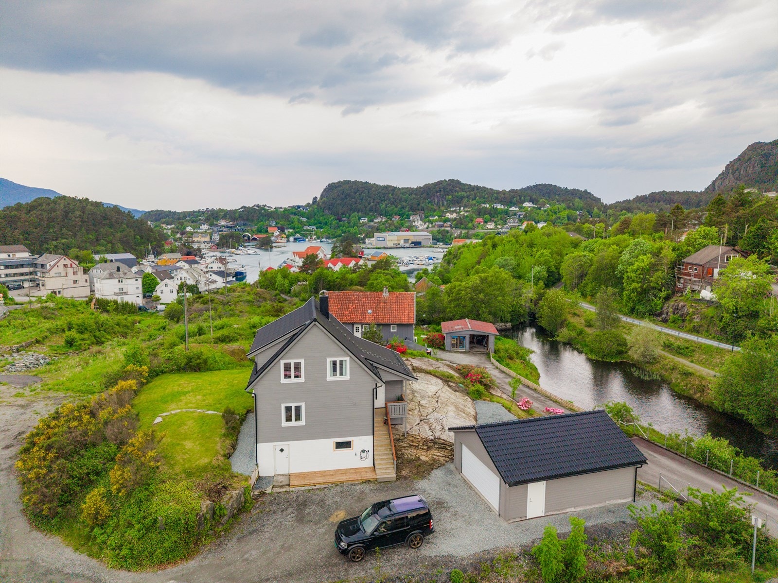 For de som ønsker lengre turer, ligger Landåsen turområde like i nærheten Galleribilde