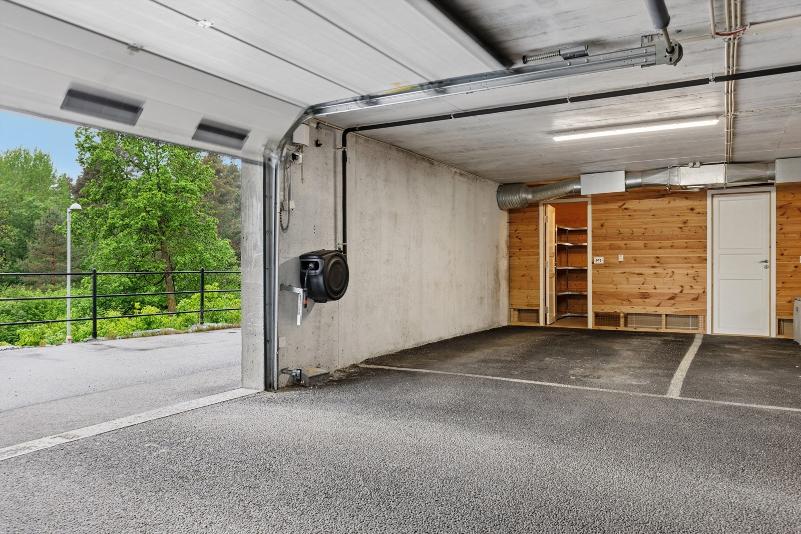 Garasjeplass i kjeller Galleribilde