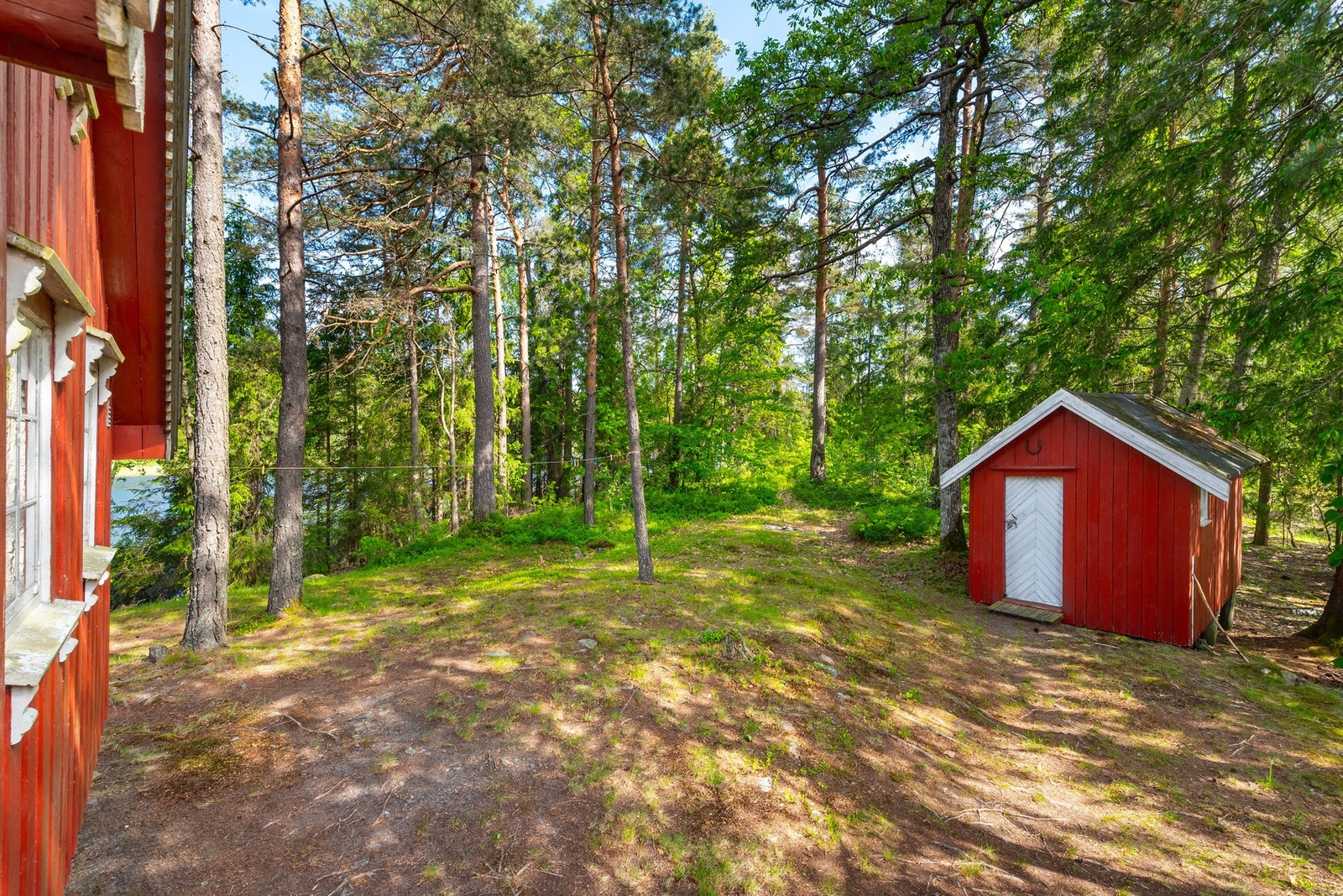 Frittstående redskapsbod. Galleribilde