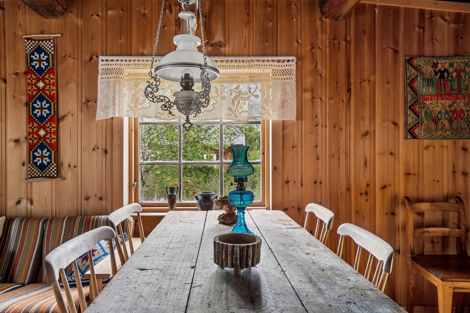 Trivelig spiseplass ved vinduet! Galleribilde