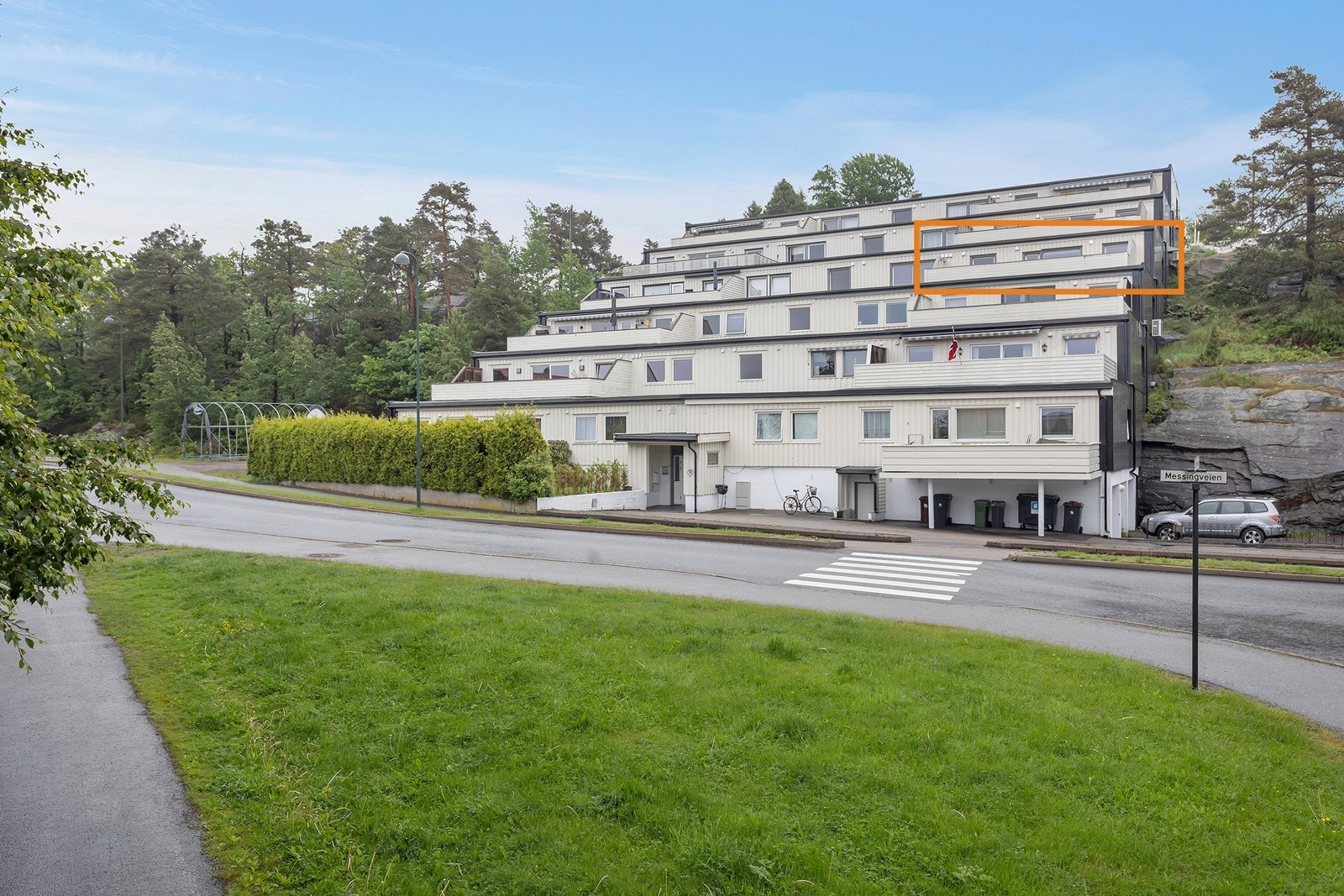 Her kan vi presentere en nyoppusset og flott 4-roms selveierleilighet i 4. etasje Galleribilde