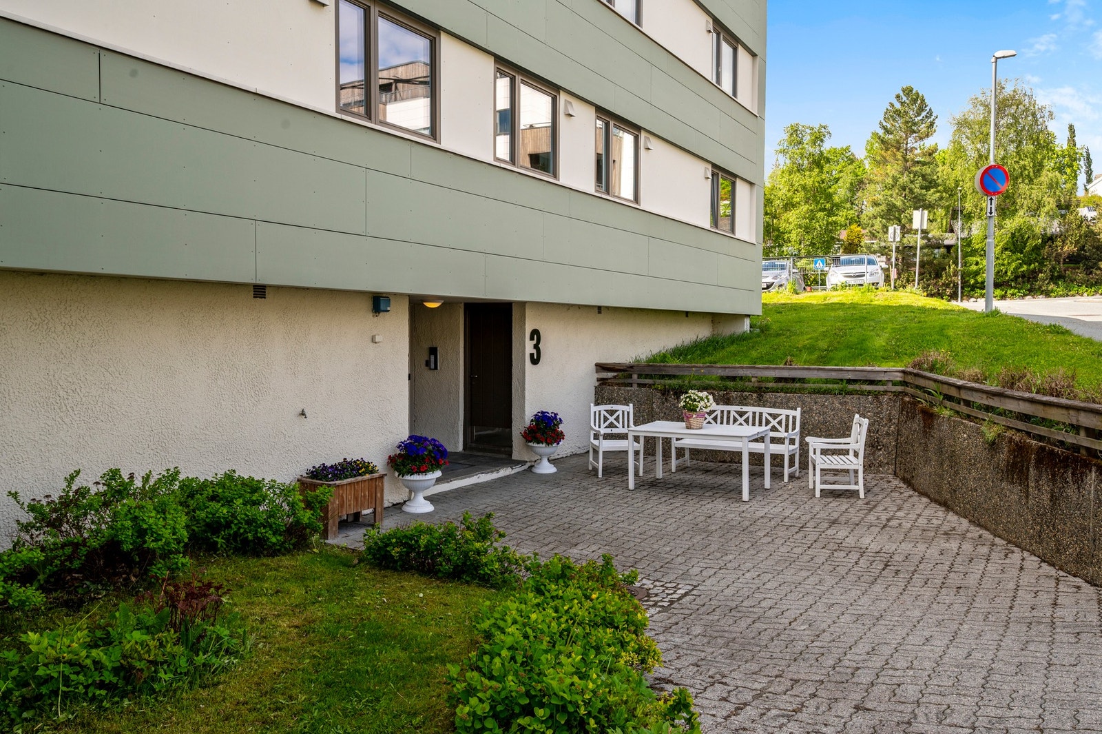 Inngangsparti. Galleribilde
