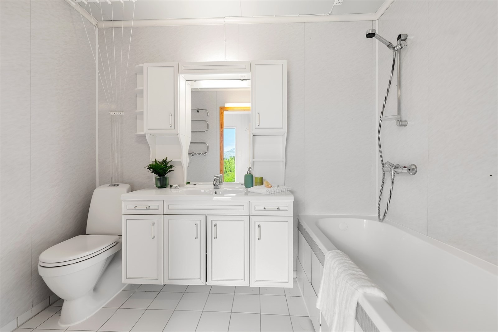 Badet i underetasjen. Galleribilde