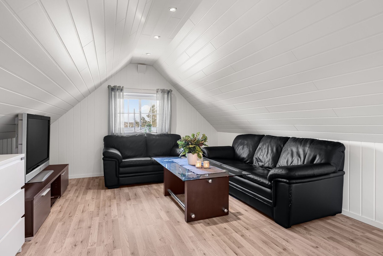 Loftstuen ble innredet i 2020 Galleribilde