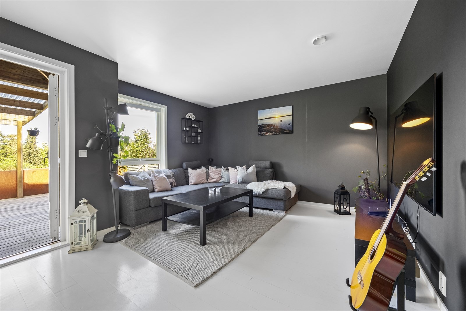 Modernisert, tiltalende og moderne bolig med tidsriktig standard og gode løsninger. Galleribilde