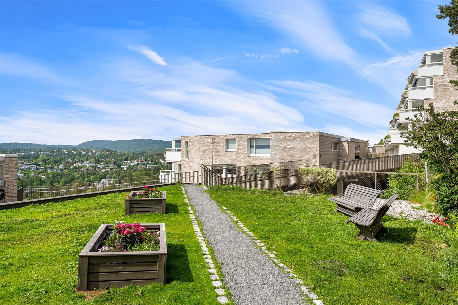 Flott opparbeidet felles uteområde. Galleribilde