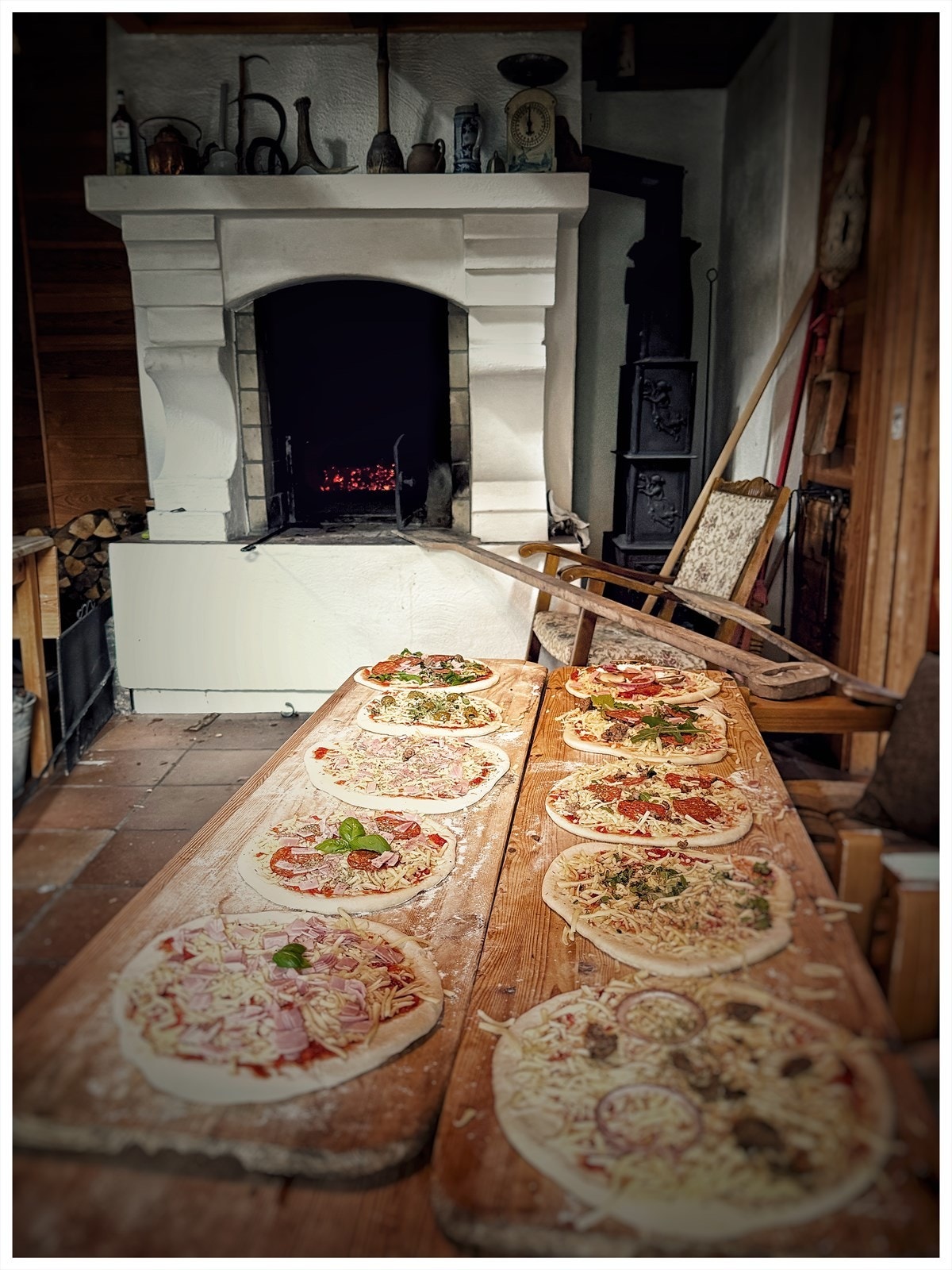 Pizza og bakerovnen. Galleribilde