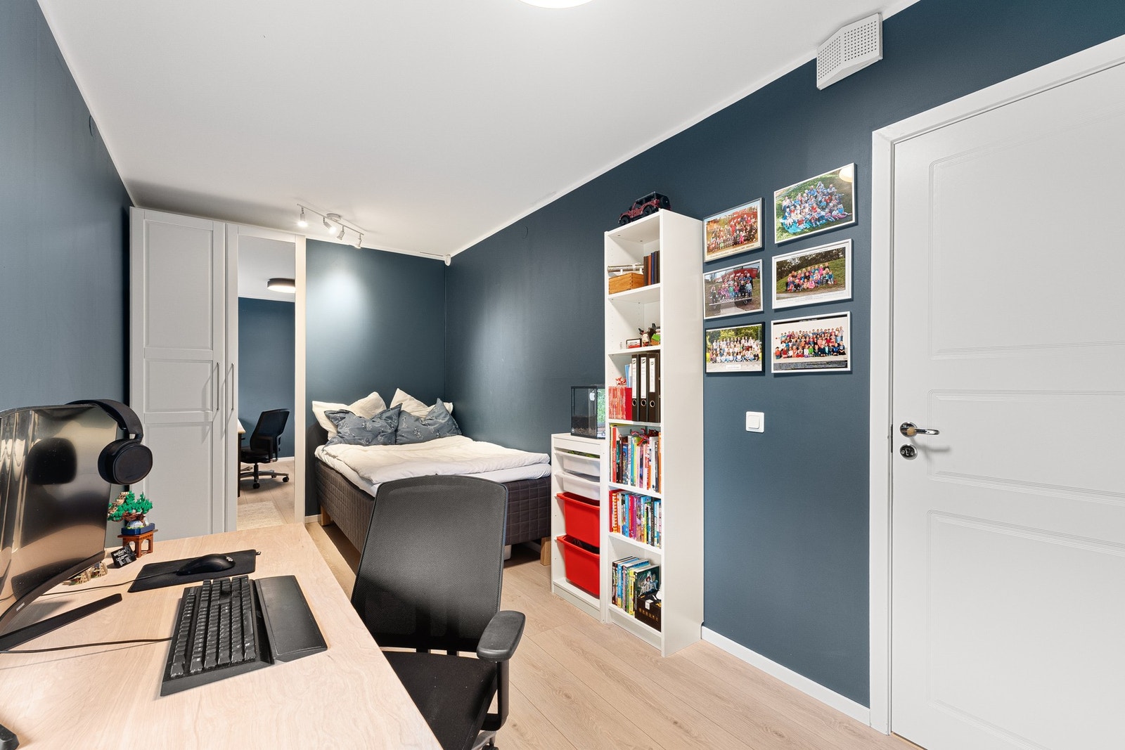 Soverom 3 er på 12,4 kvm og har god plass til ønsket innredning. Galleribilde
