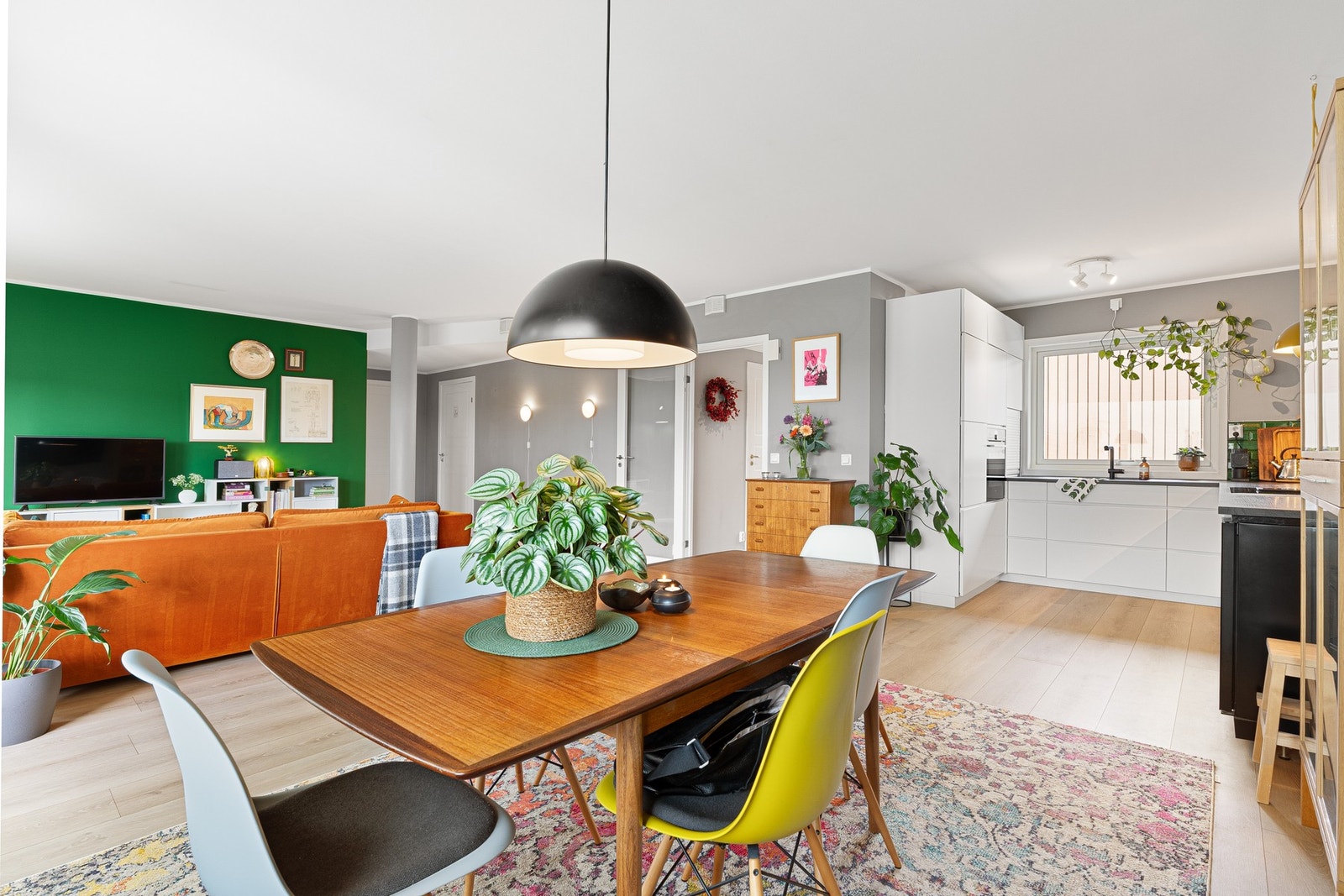 Bygget ble oppført i 2002, og innehar kvaliteter som fjernvarme, balansert ventilasjon og heisadkomst. Varmtvann og fjernvarme er inkludert i de månedlige felleskostnadene. Galleribilde