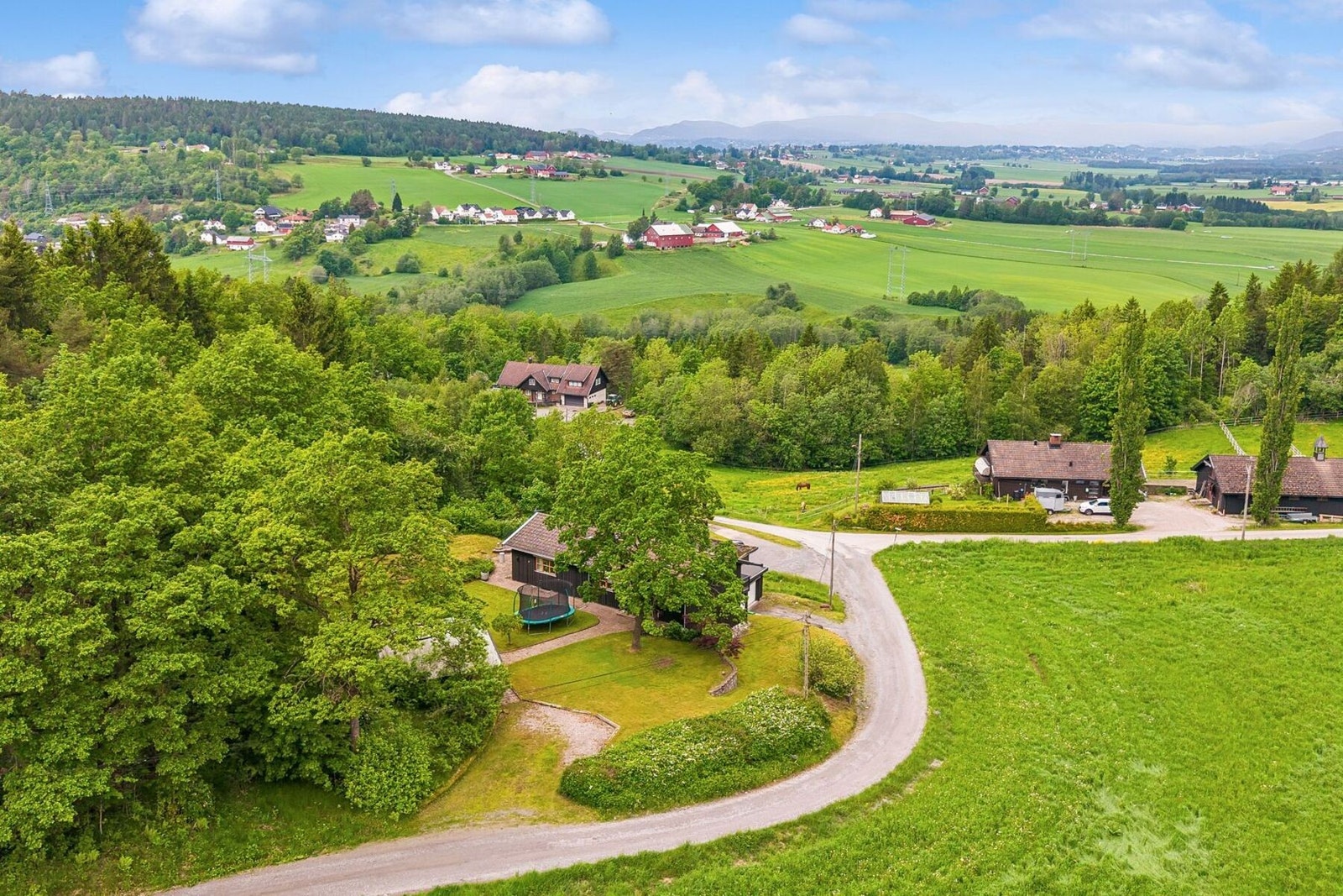 Fantastisk utsikt til Gjerpensdalen og Luksefjell Galleribilde