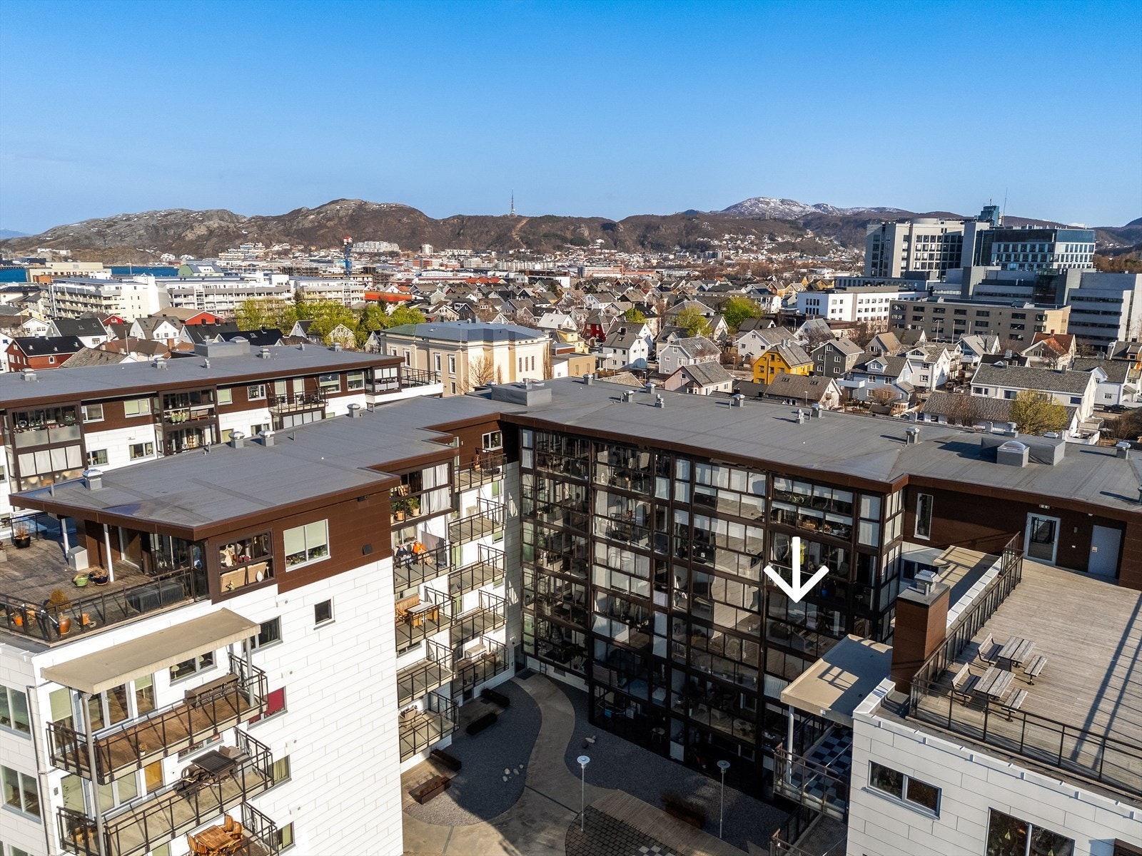 Bryggerihagen Sameie kombinerer en sentral beliggenhet med rolige omgivelser, kun få minutter fra sentrum og et bredt servicetilbud. Galleribilde