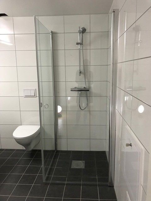 Lyst og moderne bad Galleribilde