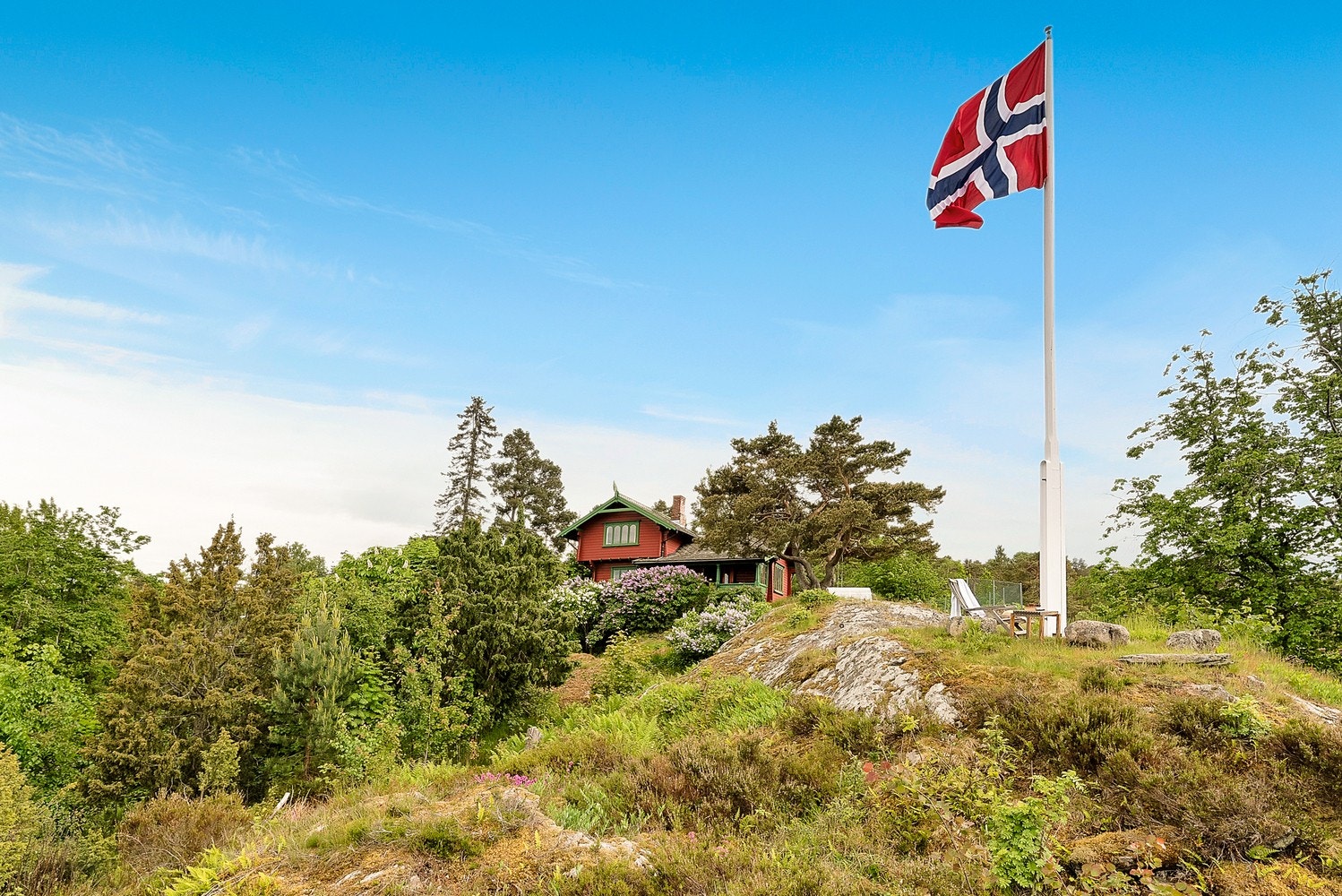 En høyt og frittliggende eiendom med en unik beliggenhet. Galleribilde