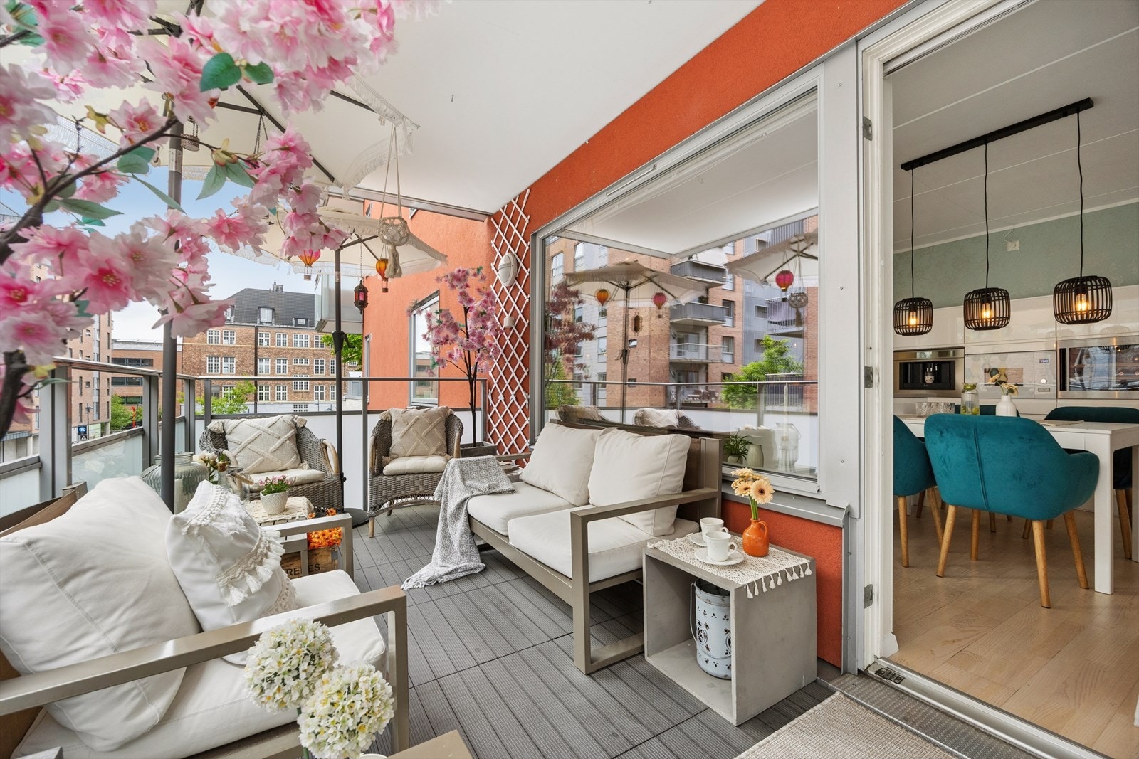Fra stuen er det utgang til romslig balkong på ca. 12 m² Galleribilde