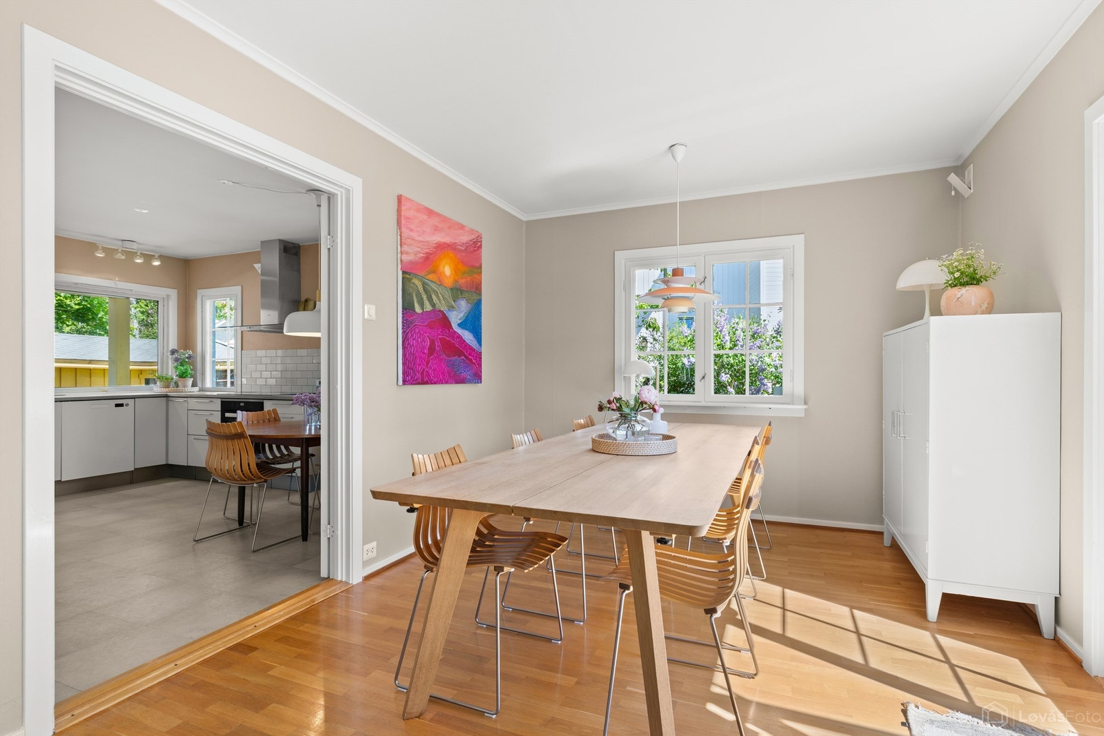God plass til dekking av langbord Galleribilde