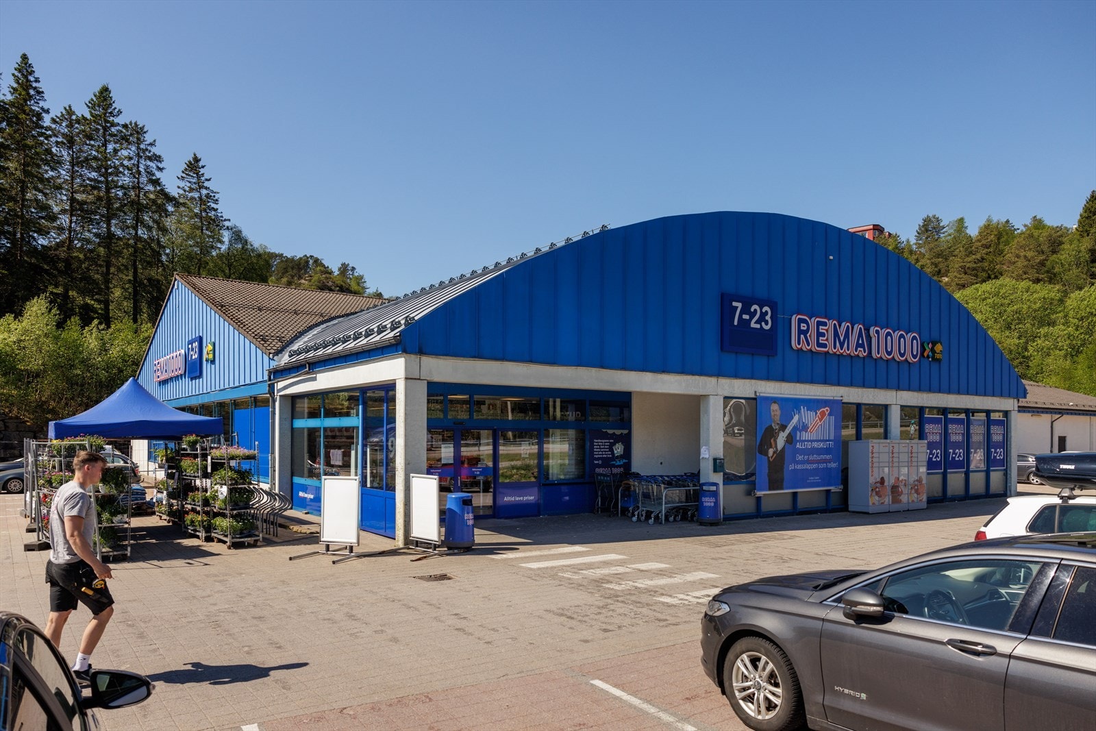 Det er kort vei til Rema 1000 med PostNord. Galleribilde