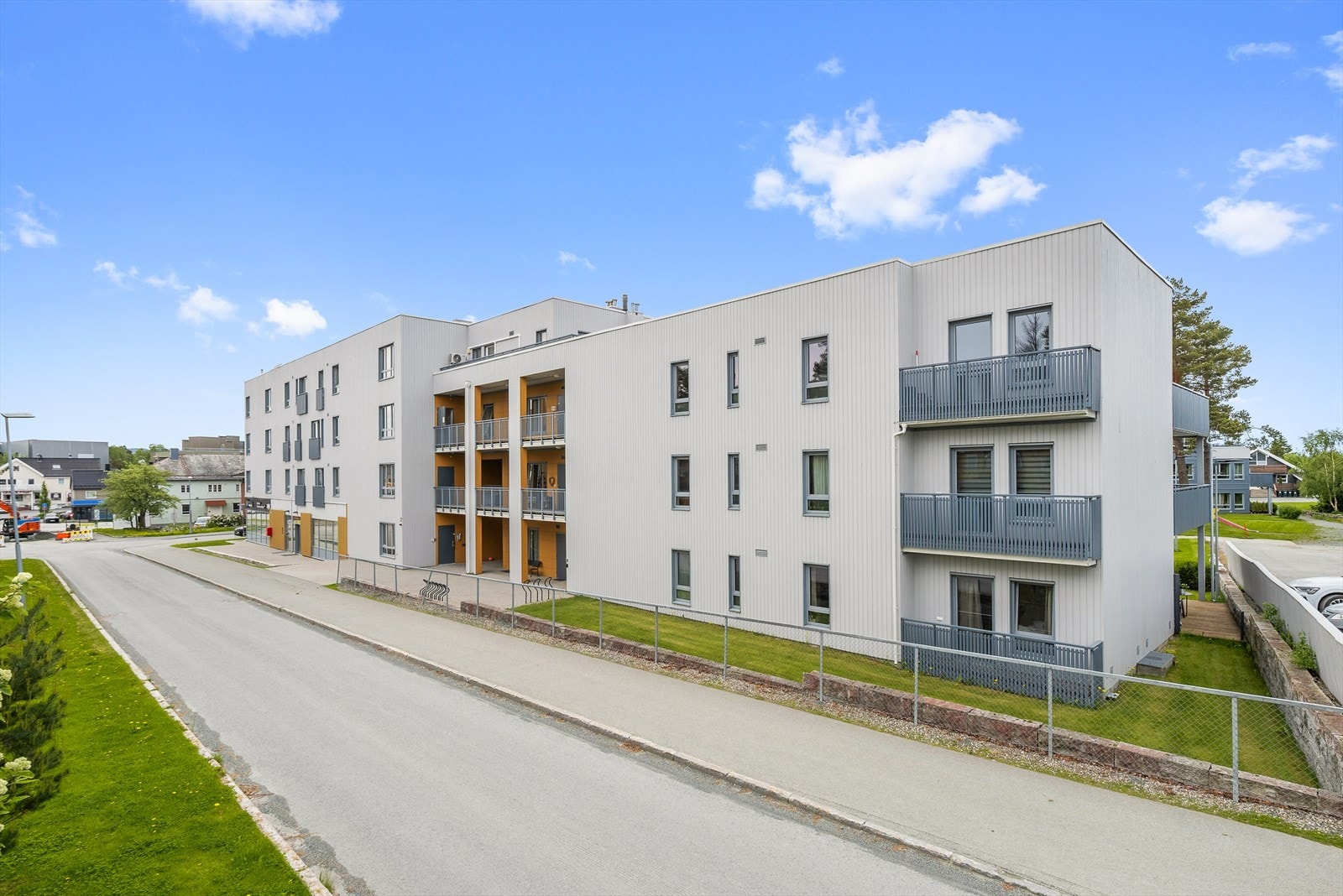 Med leiligheten følger det en sportsbod på 5 m² og en fast parkeringsplass i p-kjeller. Galleribilde