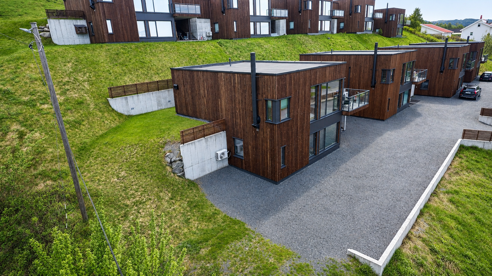 Boligen er en del av Eierseksjonssameiet Skoglund Vest, som består av 9 boligseksjoner. Galleribilde