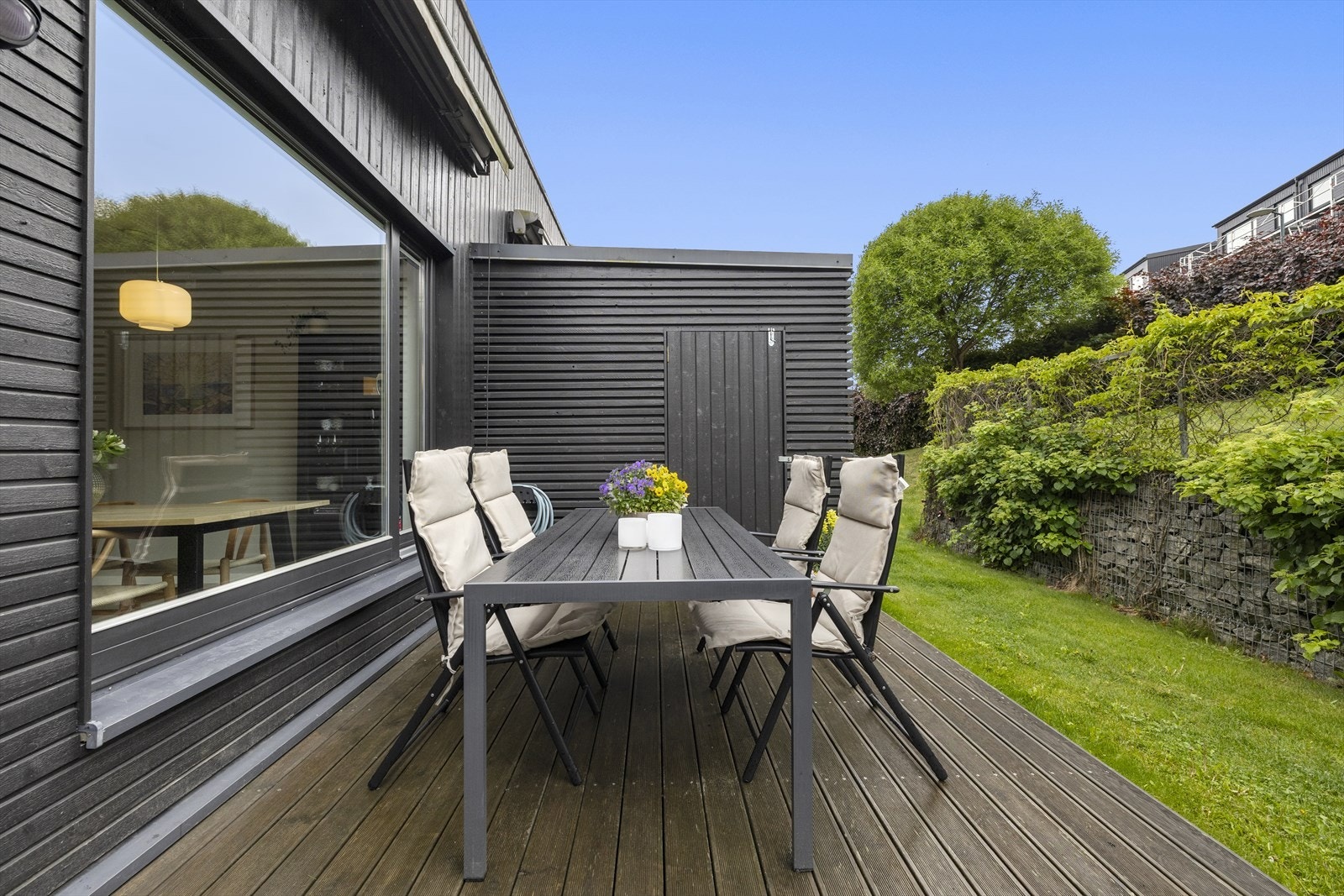 Terrassen har et areal på ca. 14,5 m². Galleribilde
