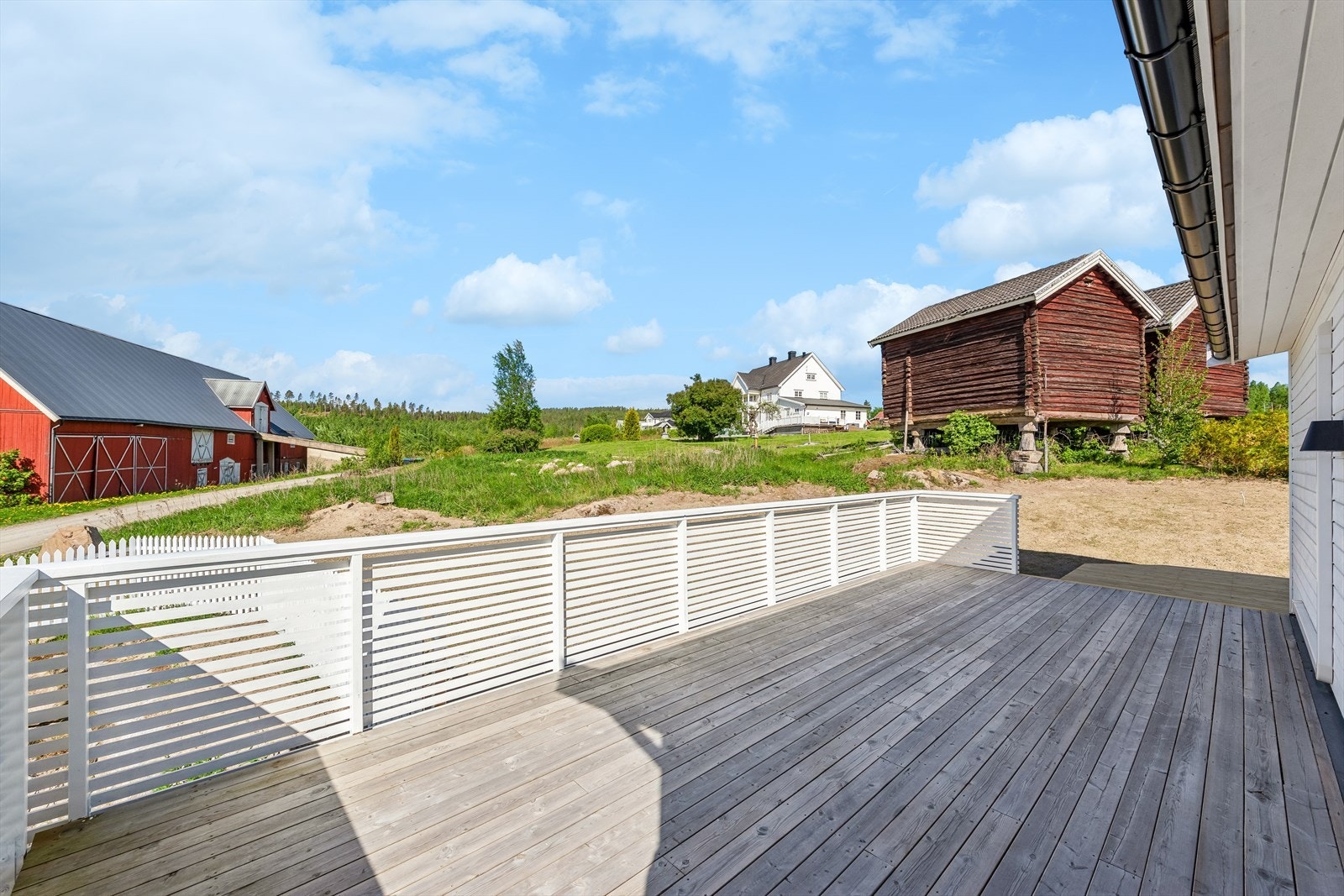 Herlig terrasse med gode solforhold. Galleribilde
