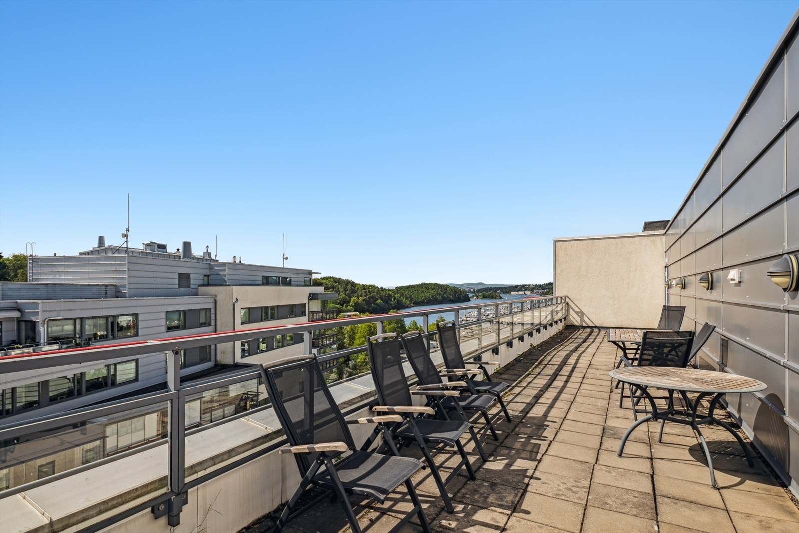 Felles takterrasse i 10. etasje Galleribilde