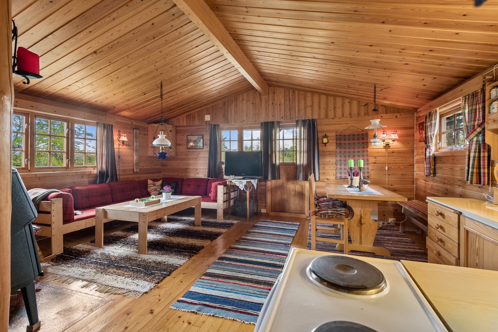 Fra stua har man enkel adkomst til veranda. Galleribilde