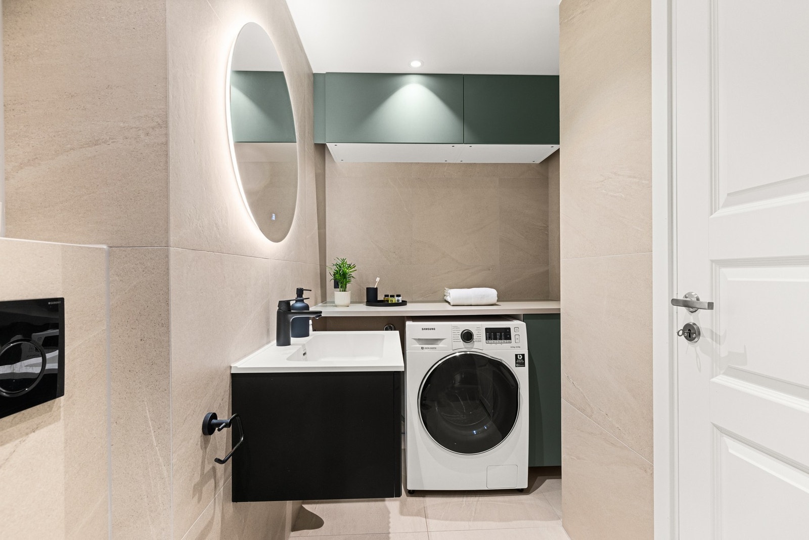 Meget flott baderom. Totalrenovering av badet ble utført i 2025 av Oslo Bad og Renovering. Galleribilde