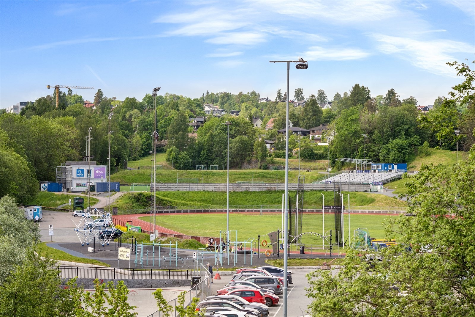 Utsikt mot Føyka hvor det i dag er friidrettsanlegg og parkeringsarealer. Feltet er regulert for fremtidig boligbebyggelse. Tidspunkt for utbygging er ikke avklart. Galleribilde