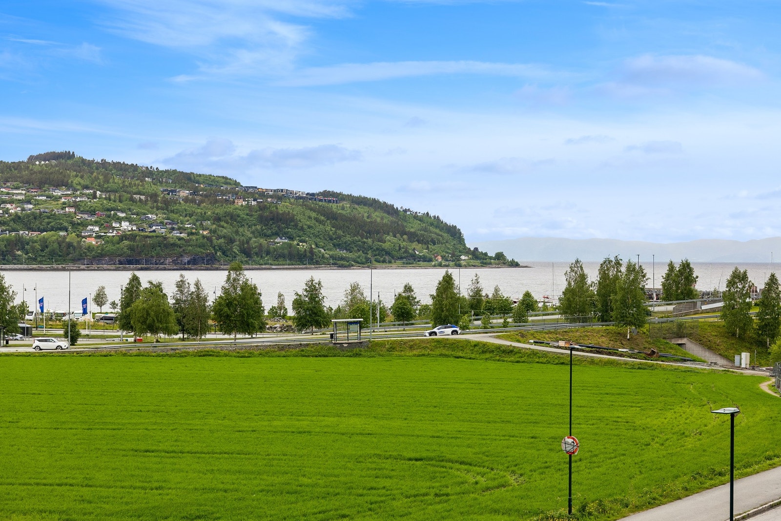 Flott utsikt fra terrassen. Galleribilde