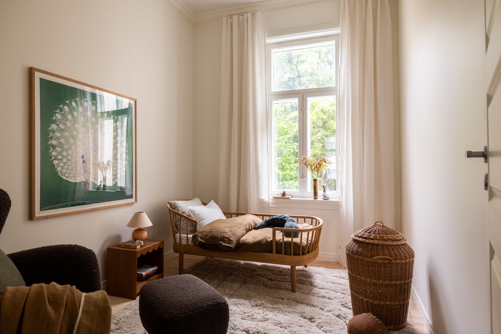 Soverom 3 har god plass til dobbeltseng og vender mot rolig bakgård. Galleribilde