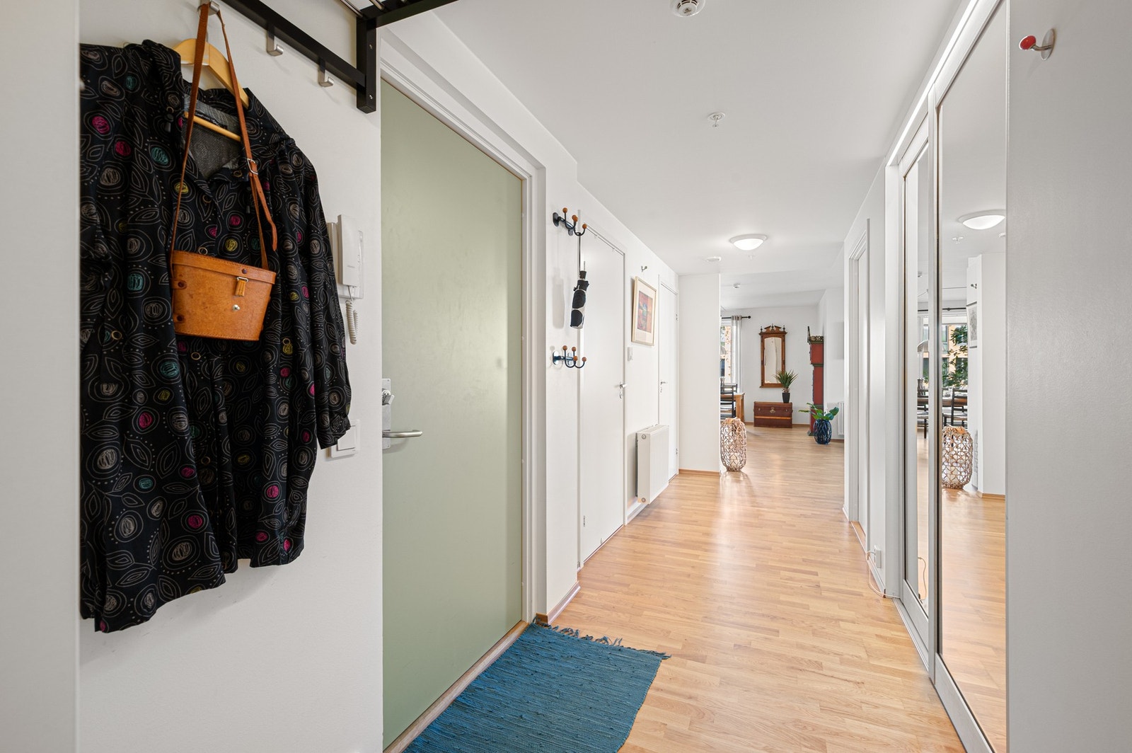 Innbydende entré på hele 13,2m². Galleribilde