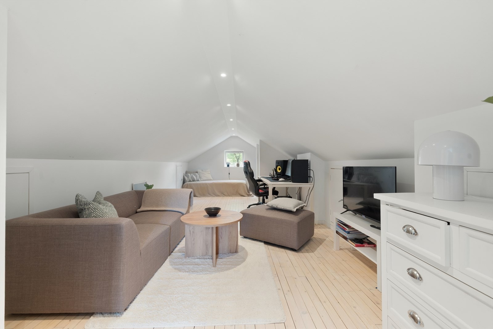 Loftet er et fleksibelt areal med flere bruksmuligheter. Loftsinnredning er ikke byggemeldt Galleribilde