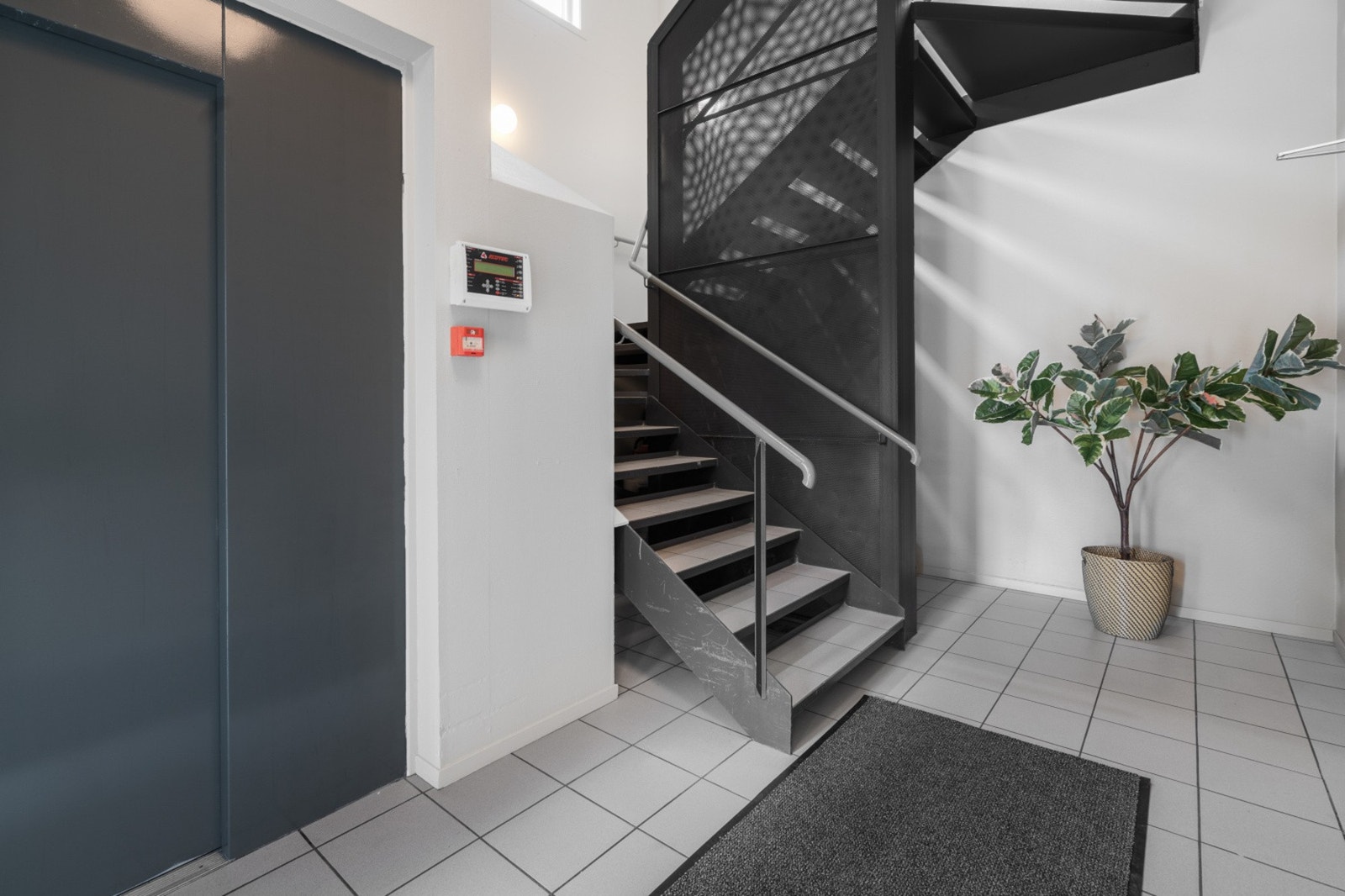 Heis og trapperom. Galleribilde