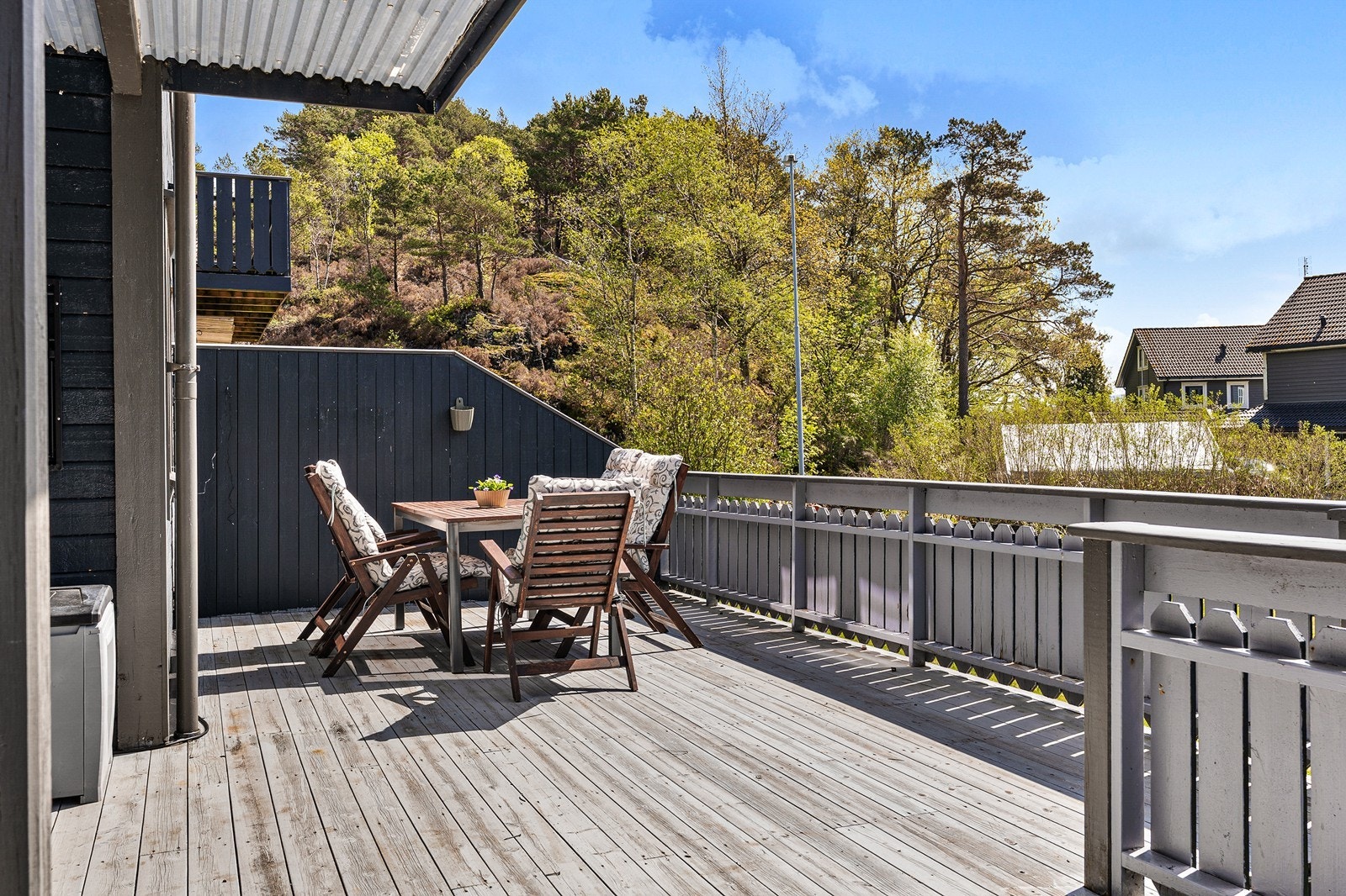 Terrassen har svært gode solforhold. Galleribilde