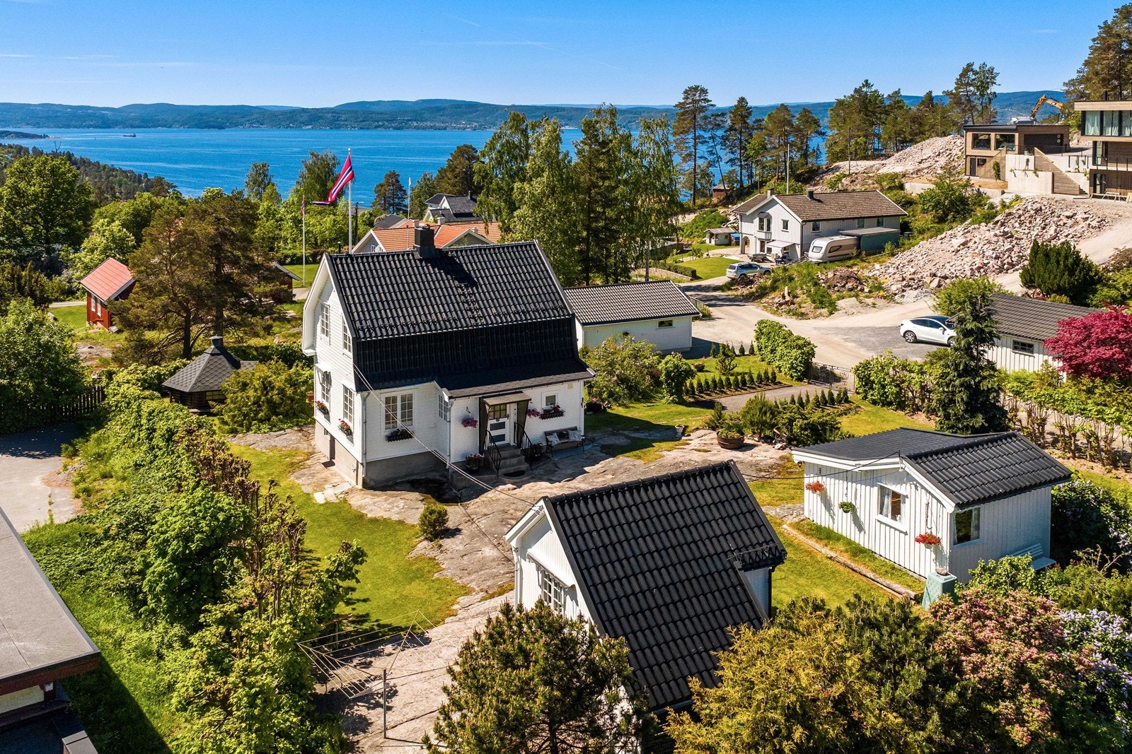 Velkommen til Skaugumvei 11 formidlet av Nordvik v/Silje Byman! Foto: Fotoetcetera. Galleribilde
