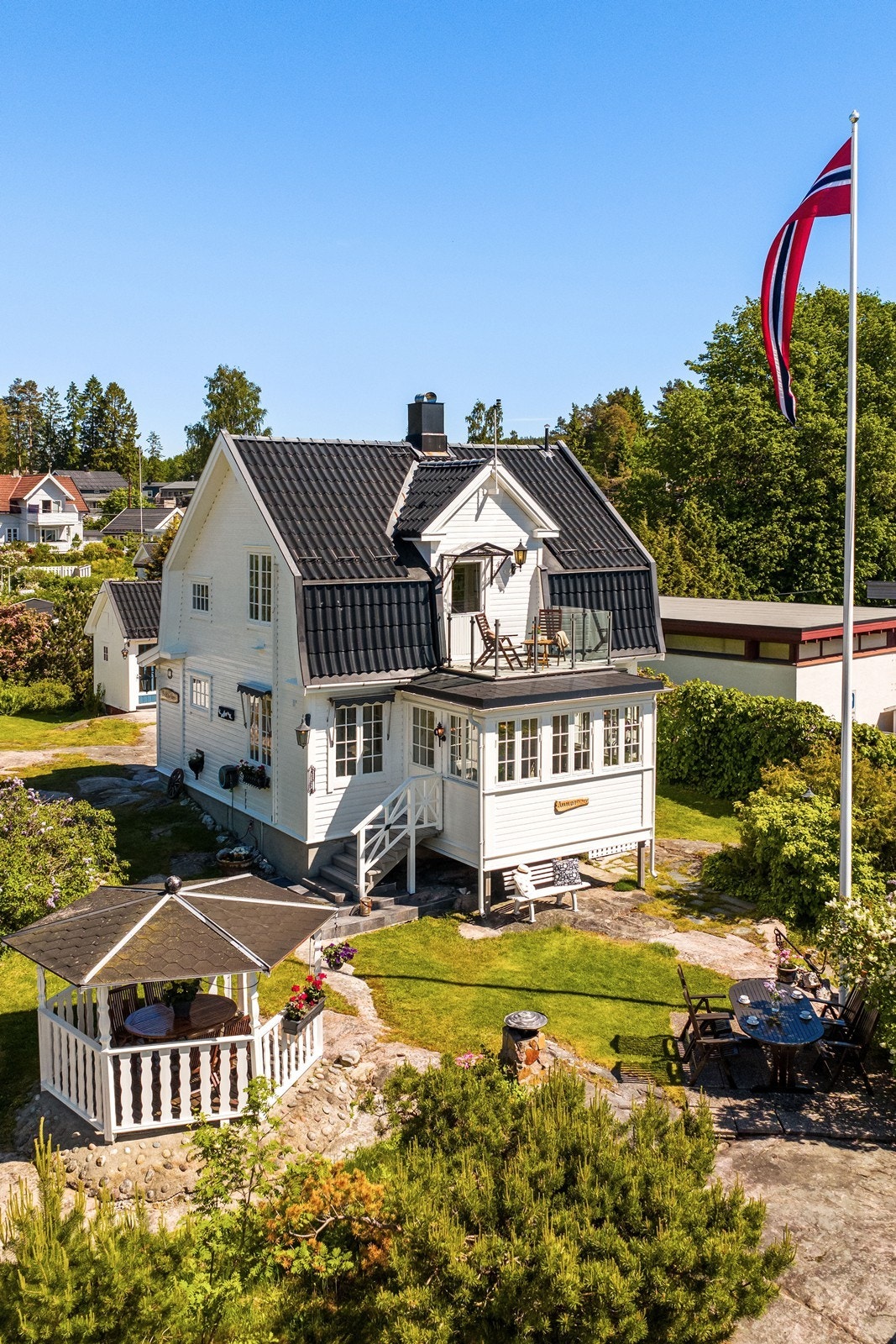 Er du på jakt etter en bolig med sjel og lun atmosfære kan dette være drømmehjemmet! Galleribilde