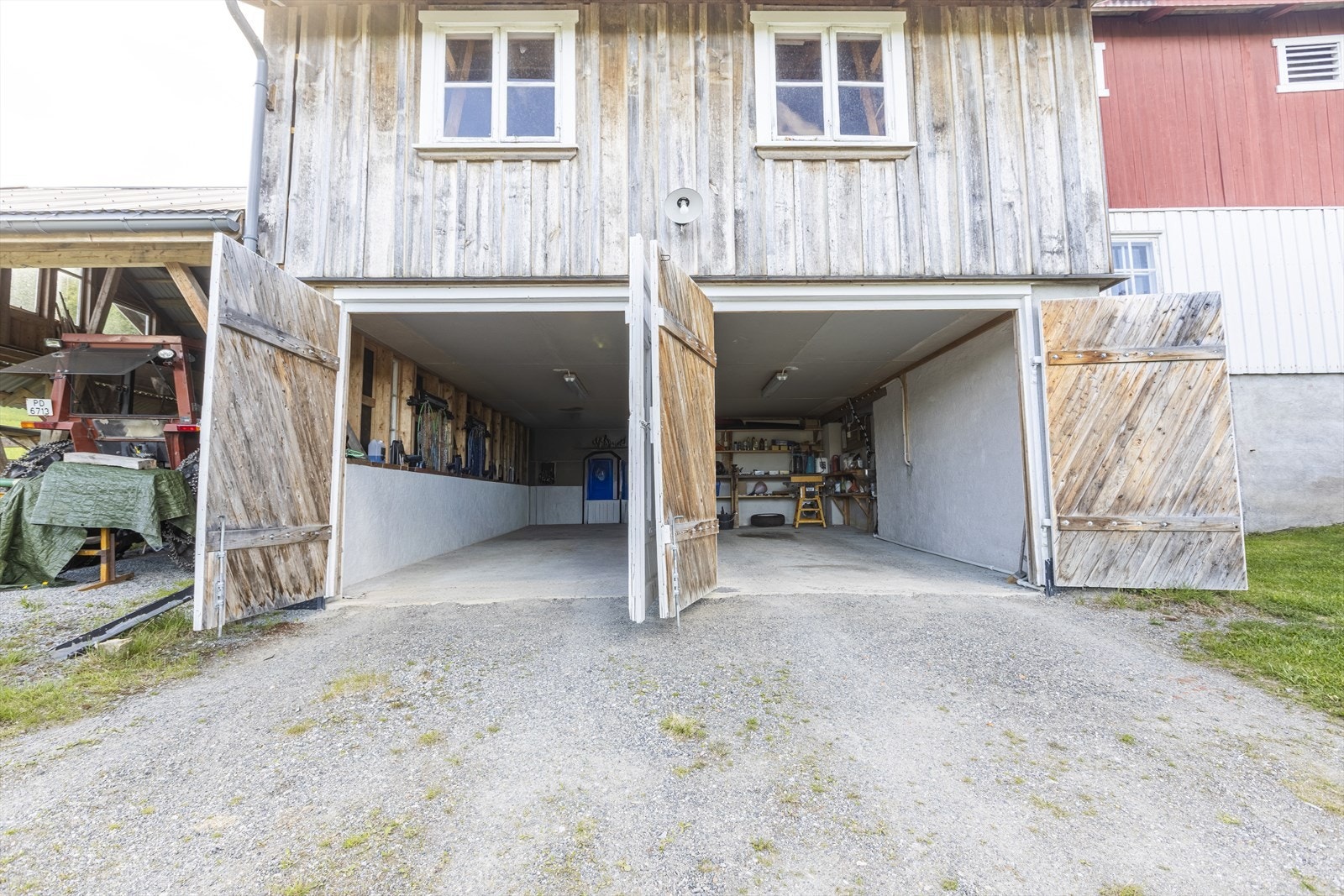Garasjeplass for bil. Galleribilde
