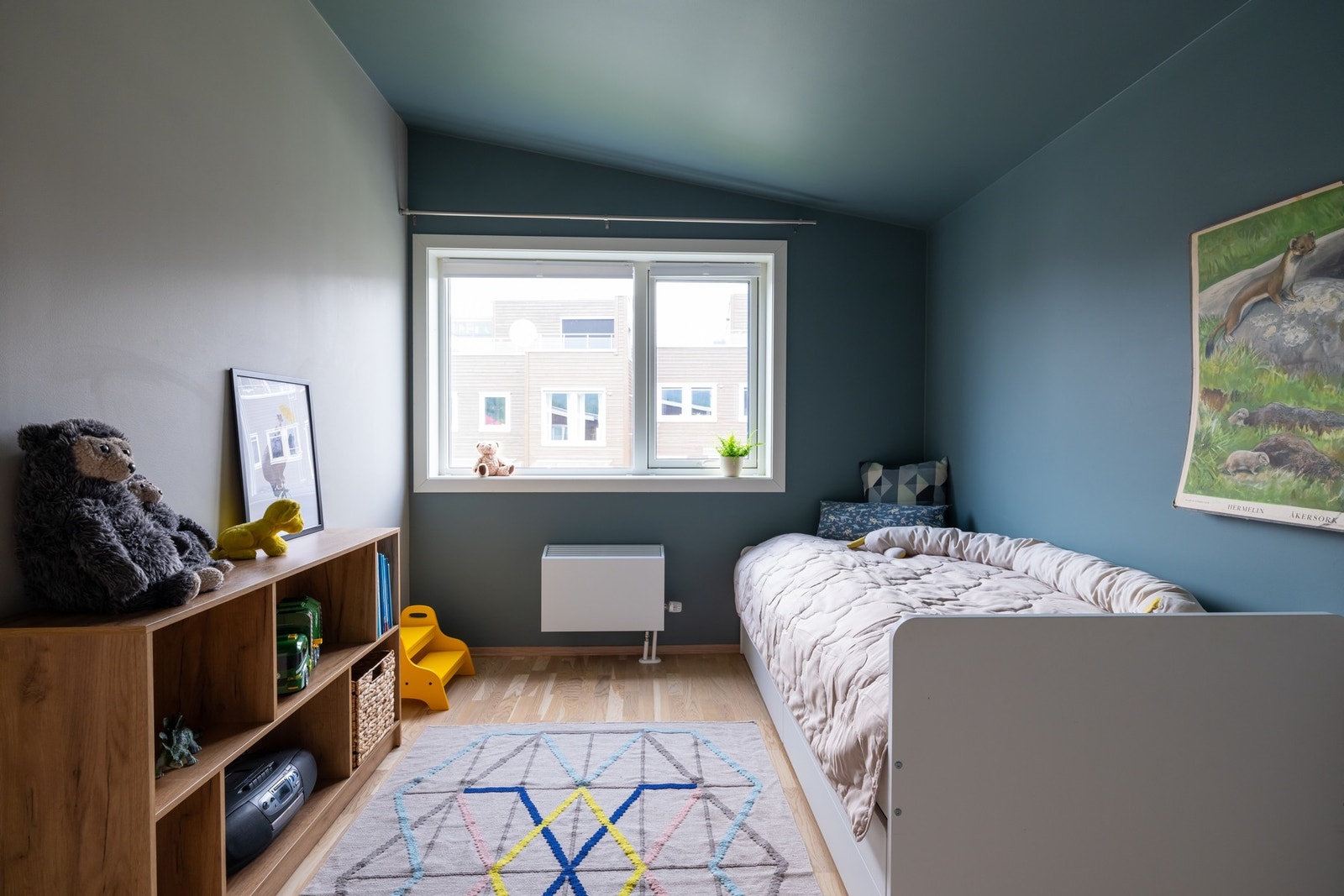 Her er det plass til seng, oppbevaringsløsning, kontorpult og lignende. Galleribilde