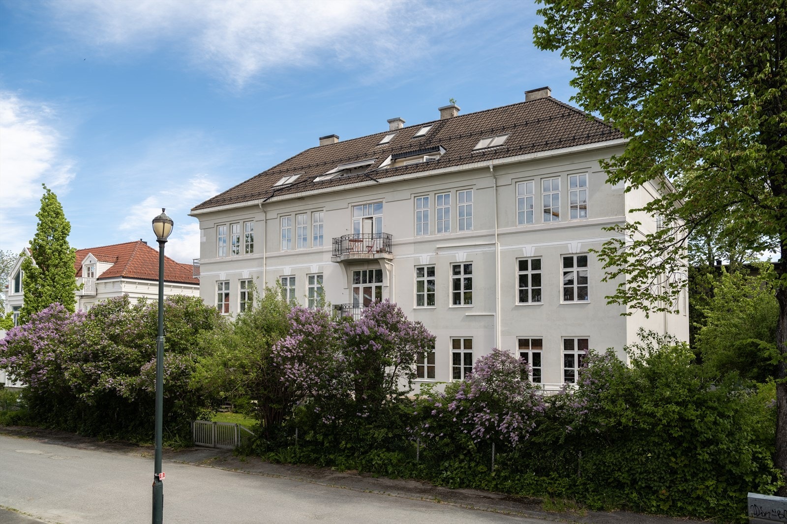 Velkommen til en hyggelig visning! Ta kontakt med megler på m: 906 56 880 dersom oppsatt tidspunkt ikke passer. Galleribilde