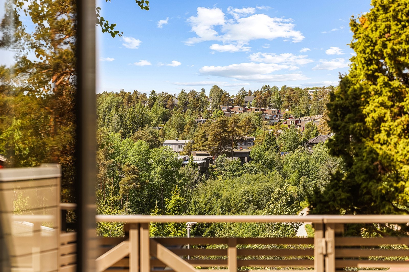 Utsikt over et etablert og rolig boligområde. Galleribilde