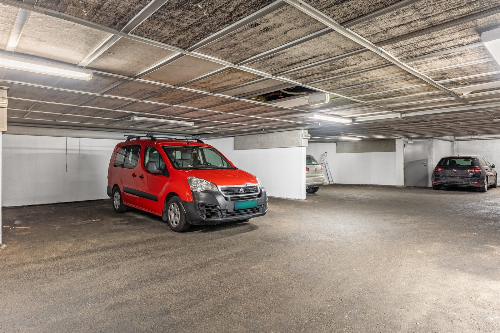 Tidvis mulighet for å leie/kjøpe parkeringsplass i garasjen under sameiet Galleribilde