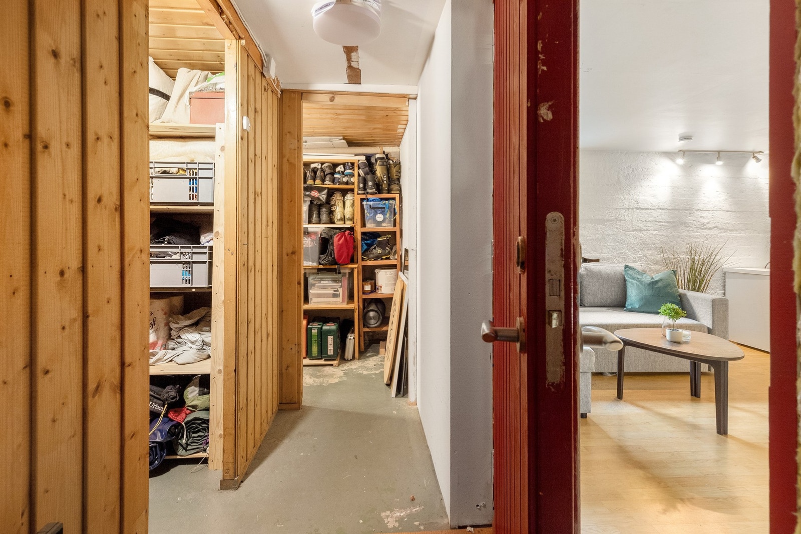 Praktiske boder med god lagringsplass Galleribilde
