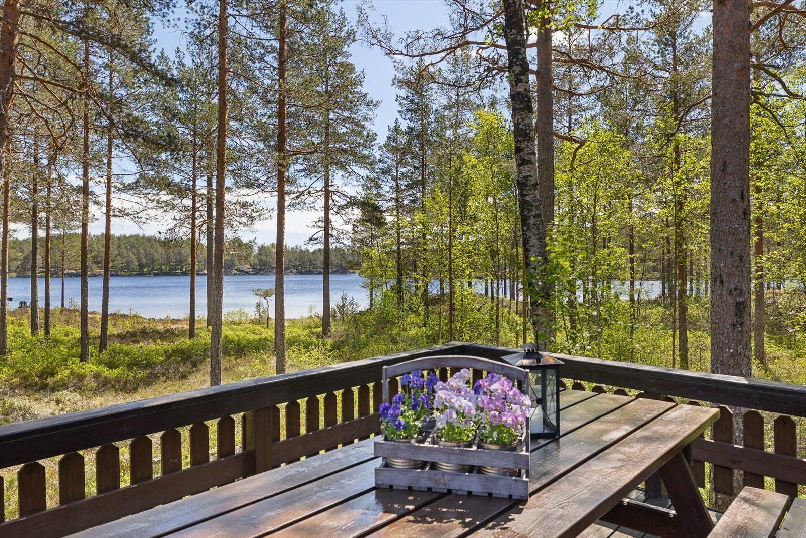 Med denne beliggenheten har du fantastiske muligheter for å nyte naturen - enten du ønsker rolige dager ved vannet eller aktive opplevelser i nærområdet. Galleribilde